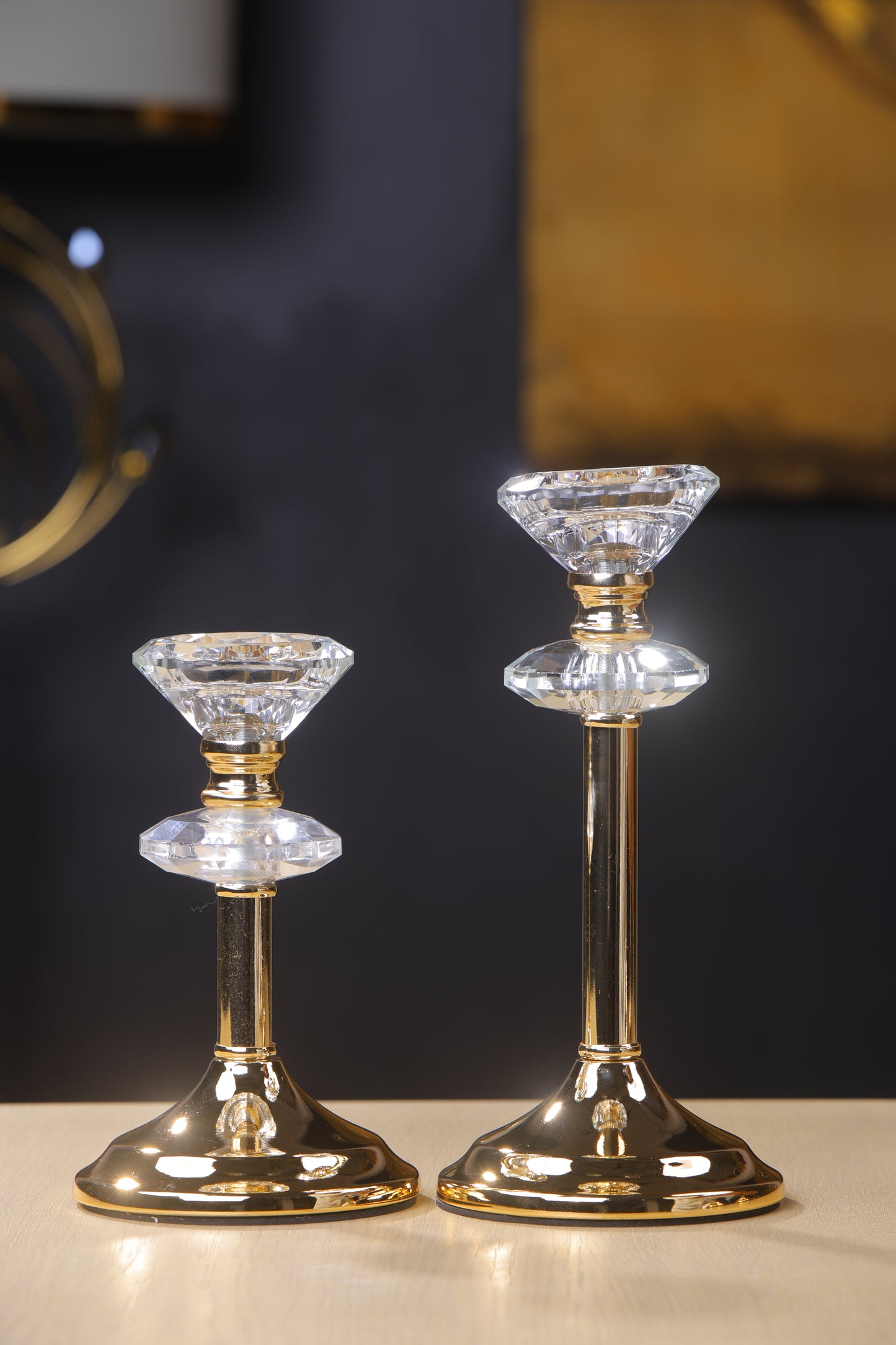 Elegant Gold Mirror Candle Stand for Dining Tables